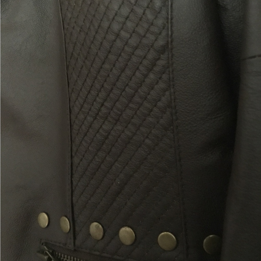 Gorgeous Pamela McCoy Studded Leather Jacket (new-never-worn-new) Size Medium - Picture 13 of 13